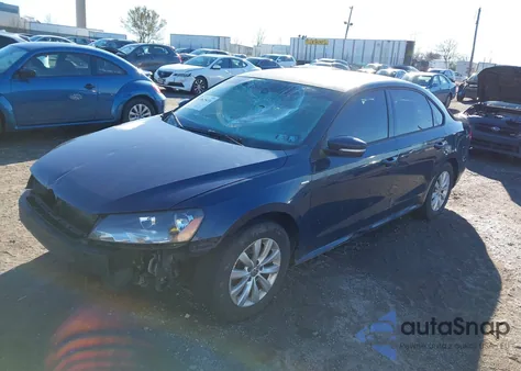 2014 Volkswagen Passat 1.8T Wolfsburg Edition z USA, uszkodzony, nr VIN 1VWAT7A38EC092779